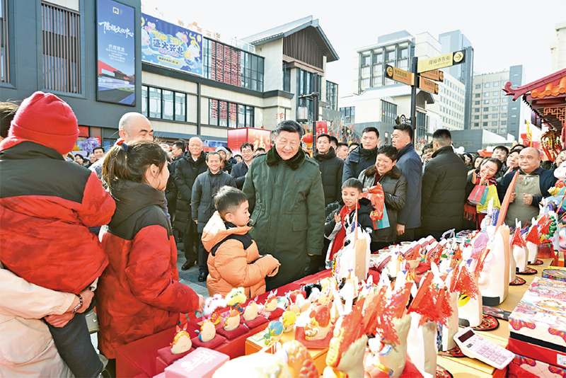 2026��2��9����10�գ��й���������ǡ�������ϯ�������ί��ϯϰ��ƽ�ڱ������첢����ο�ʻ���ɲ�Ⱥ�ڡ�����10�����磬ϰ��ƽ�ڶ�����¡���½����´��м�����ʱ��ͬ�ֳ�Ⱥ�����н�����